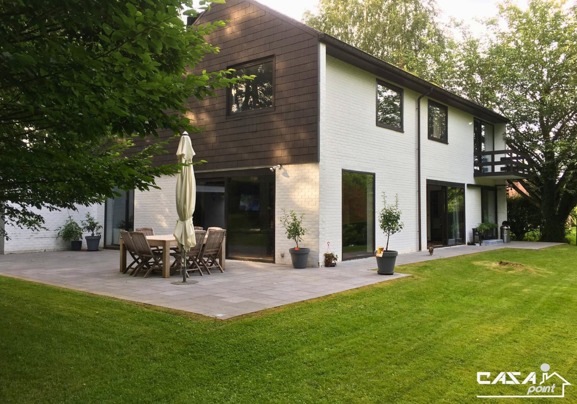 Villa d’architecte d’exception avec 5 chambres et jardin ouvert sur une réserve naturelle à Ophain - Photo 2